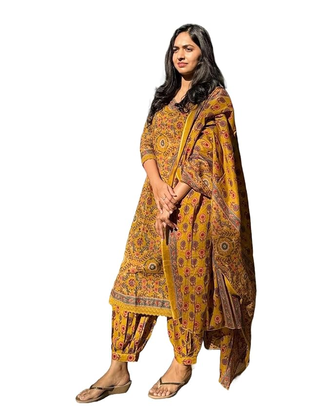 KLOSIA Women Printed Kurta and Pant Set with Dupatta